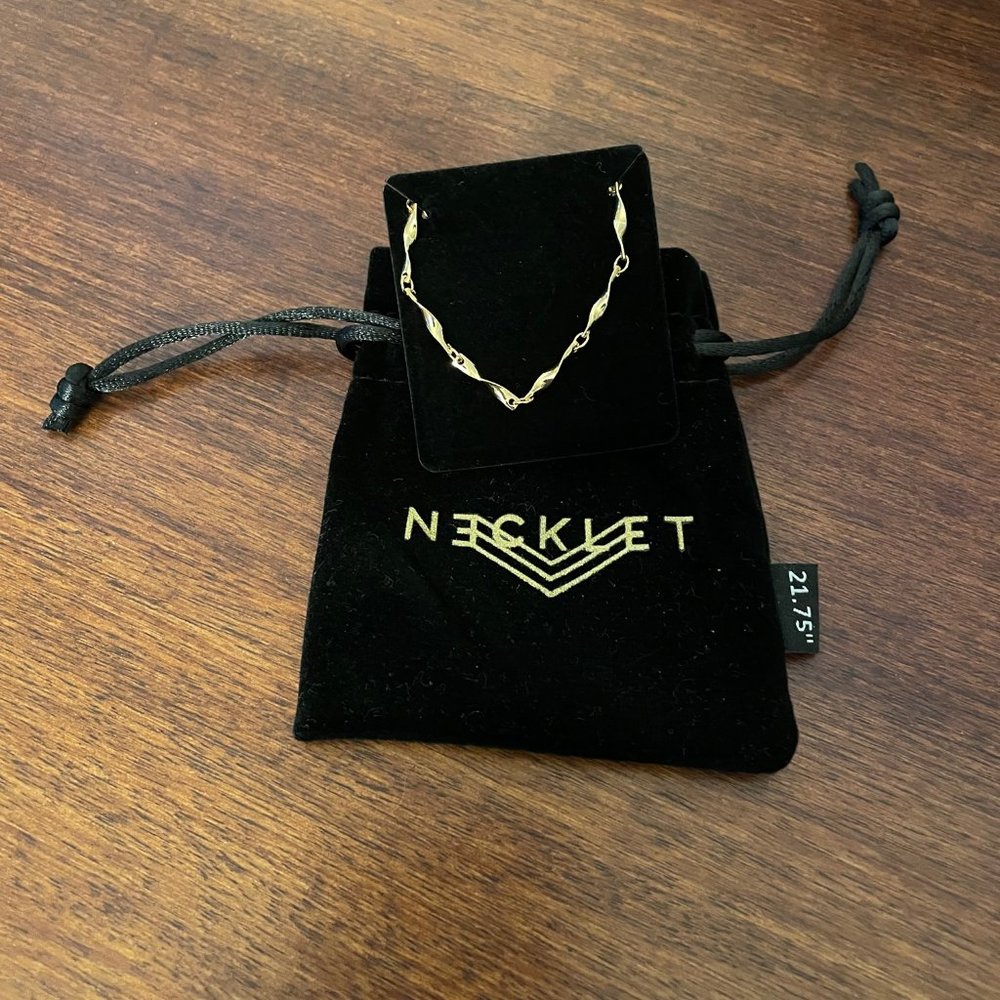 Brand New Necklet chain necklace in yellow gold color